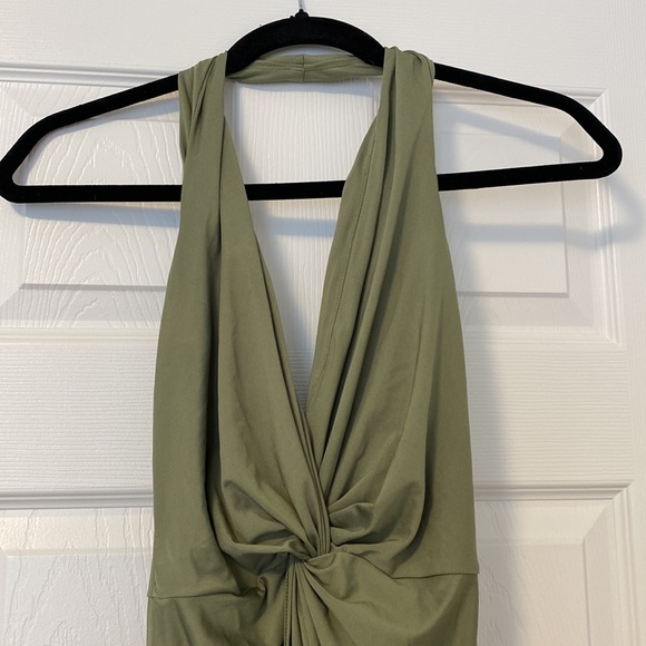 Windsor halter dress - Picture 2 of 7